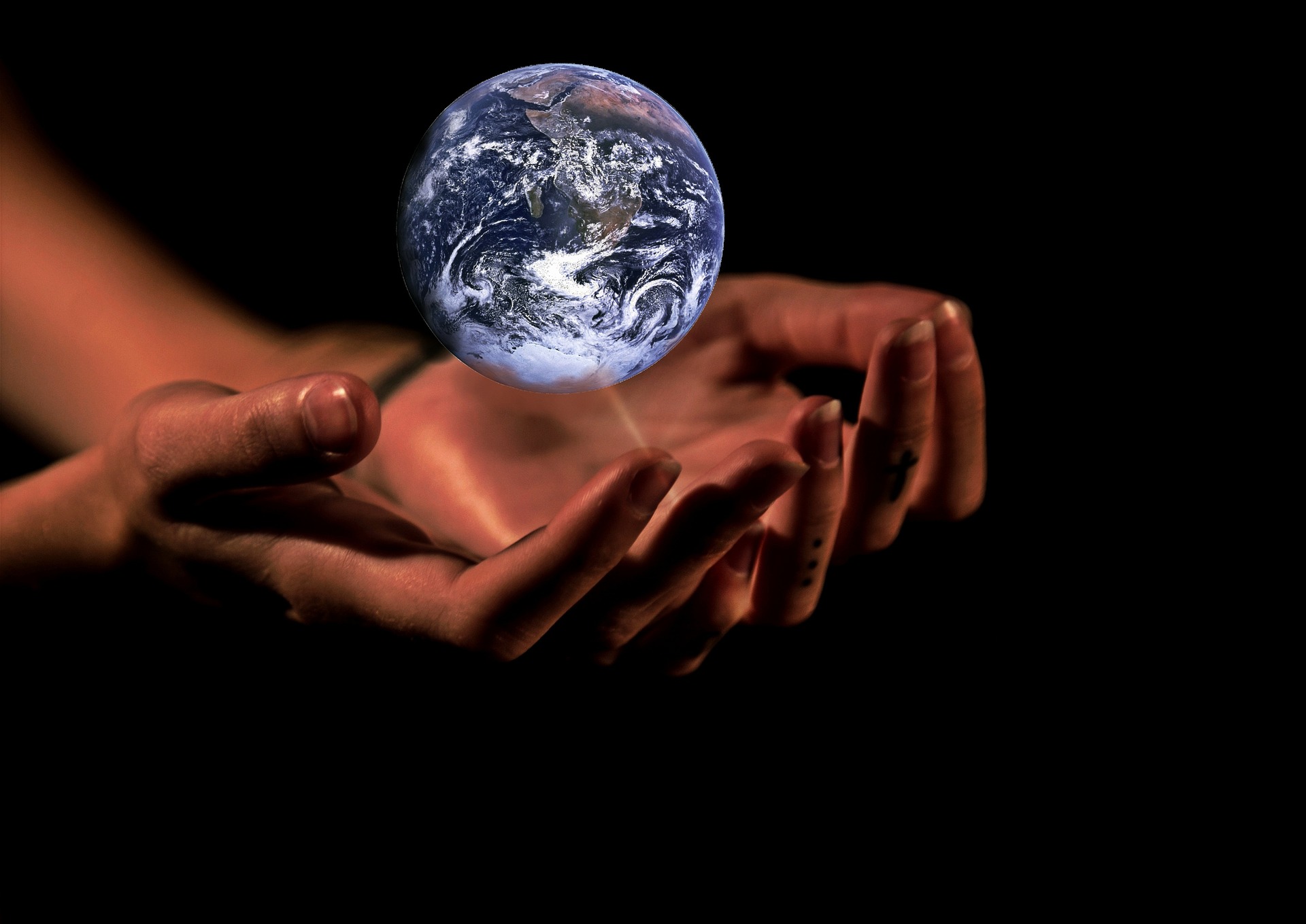 What is third person omniscient point of view?